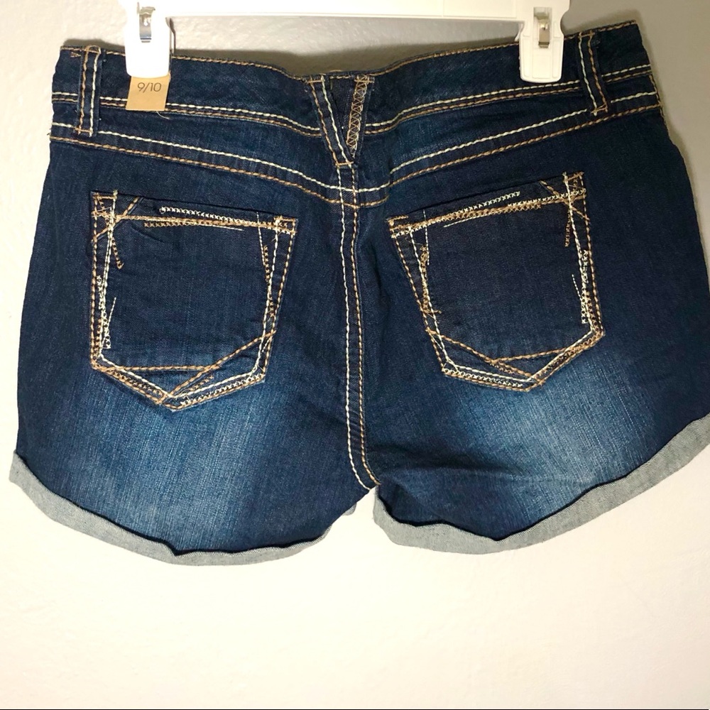 Shorts - Picture 3 of 7